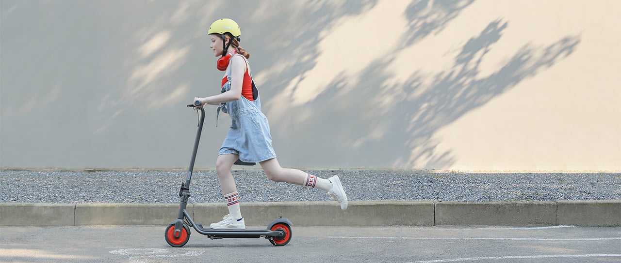 Купить электросамокат для подростков Ninebot KickScooter C20 в Москве