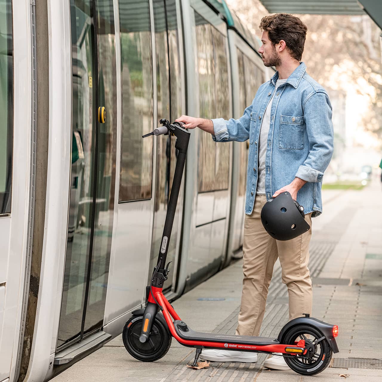 Купить электросамокат Ninebot KickScooter D18 у официального дилера в Москве