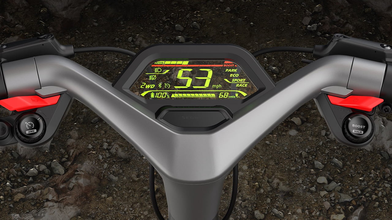 Прозрачный PM-OLED дисплей электросамоката Ninebot SuperScooter GT2>
		</picture>
	</div>
</section></div>
<div class=