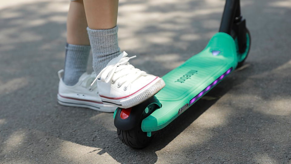 Кнопка включения детского электросамоката Ninebot KickScooter Zing A6